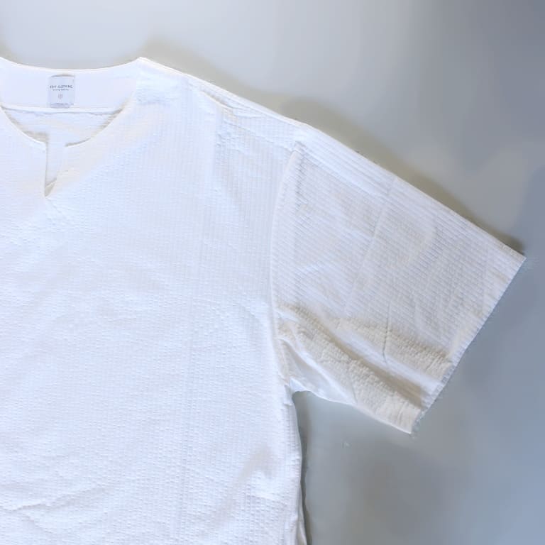 edit-seer sucker stretch tee wht